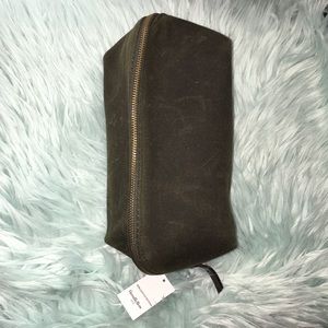 Men’s bathroom/cosmetic bag